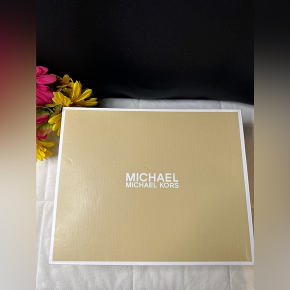 New Michael Kors Becker T Strap Leather Rare Optic White Block Heel 9.5M w/Box - Picture 4 of 16